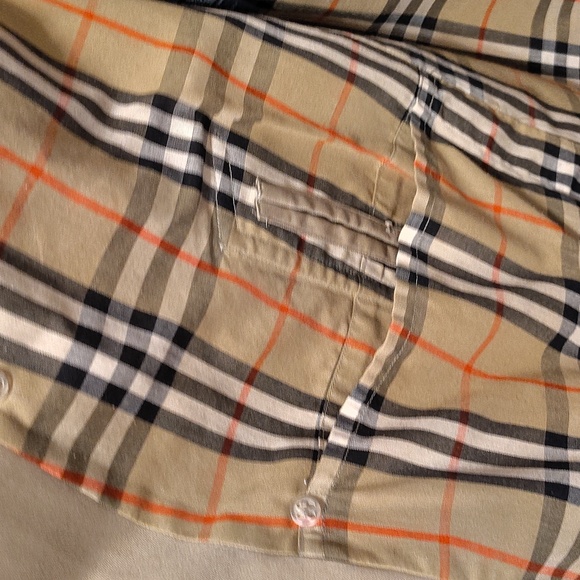 Burberry Beige Trench Coat with Plaid Lining - Picture 8 of 12